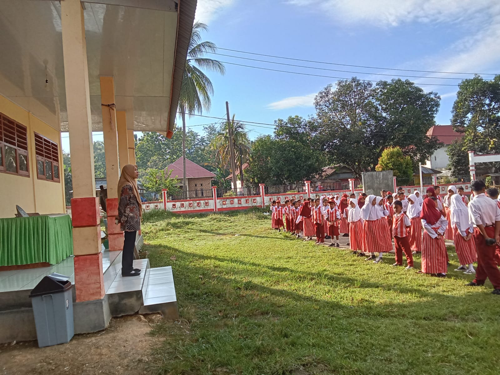 seragam sentuhan buton selatan